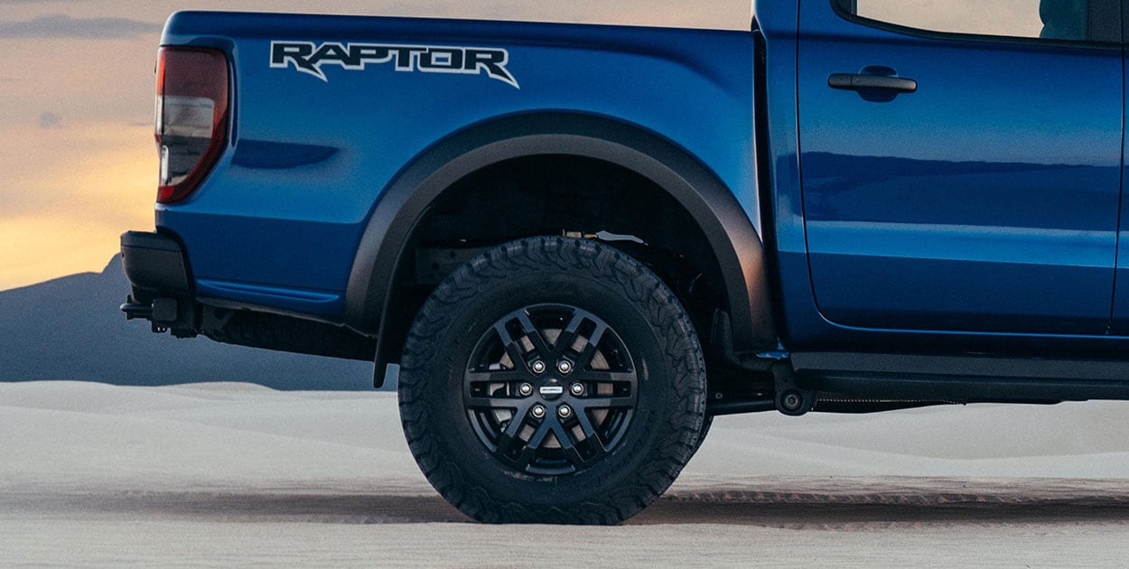 Rines y neumáticos de gran resistencia equipados en Ford Ranger Raptor, la Pick Up deportiva