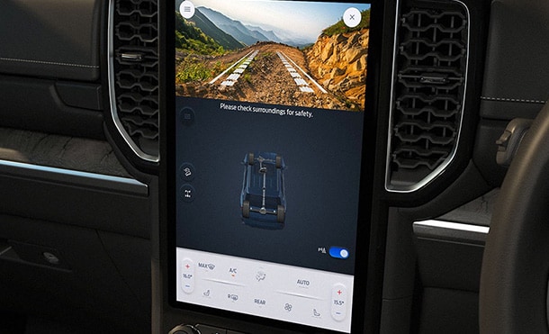 Pantalla con Asistencia Todoterreno: Tecnología Equipada en la SUV Ford Everest 2023. ¡Descúbrela!