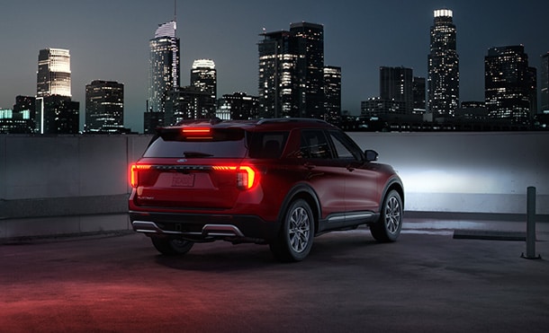 Conoce los Asombrosos Faros Delanteros LED que equipa la Camioneta SUV Explorer 2025