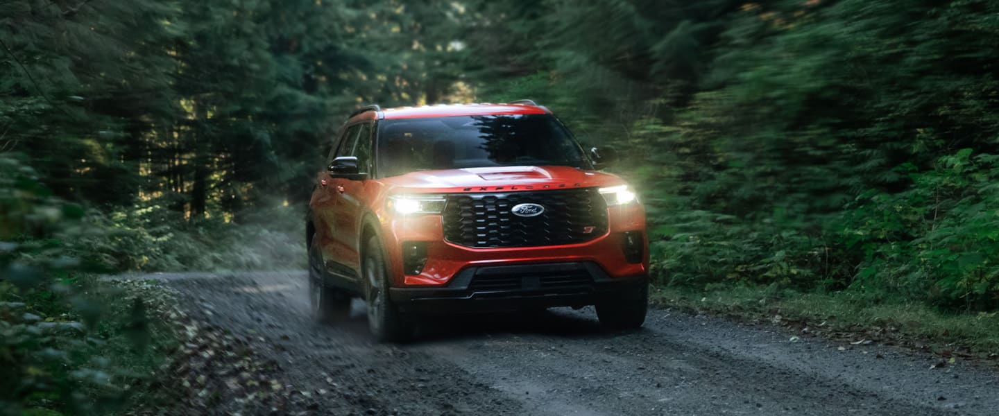Conoce los Asombrosos Faros Delanteros LED que equipa la Camioneta SUV Explorer 2025