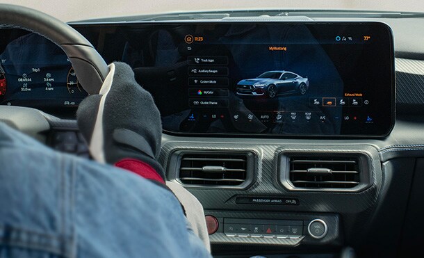 Descubre Track Apps equipada en Ford Mustang 2024 el Auto Deportivo de Gran Tecnología