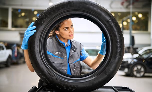 Mantenimiento, Reparación y Servicio Mecánico para Vehículos Ford, en Centroamericana