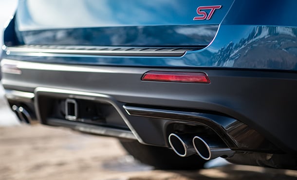 Ford Explorer ST, SUV con motor, llantas y diseño deportivo