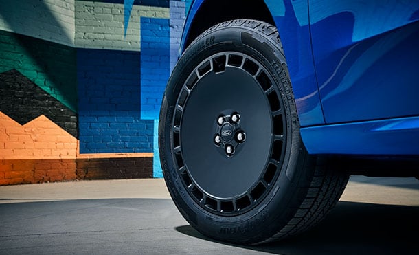 Para disfrutar con mayor confianza de Ford Maverick® en cualquier terreno, la Pickup cuenta con frenos de disco y sistema ABS en las cuatro ruedas. 