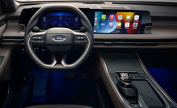 Ford Edge 2026 permite conectar tu smartphone a tu vehiculo, a través de SYNC 4