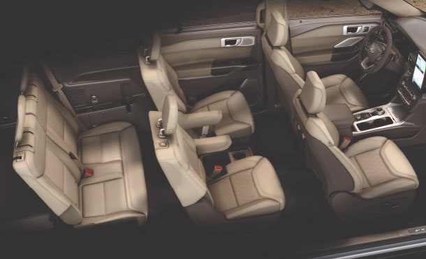 Disfruta del Gran Espacio Interior de hasta 7 Pasajeros en tu Camioneta SUV Ford Explorer 2023